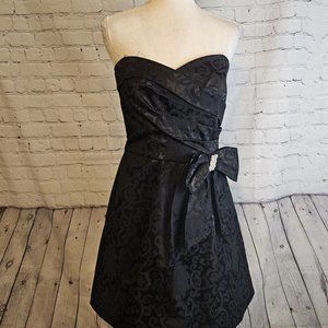 TEEZE ME BLACK BROCADE FLORAL STRAPLESS FIT FLARE SHORT DRESS SZ 3